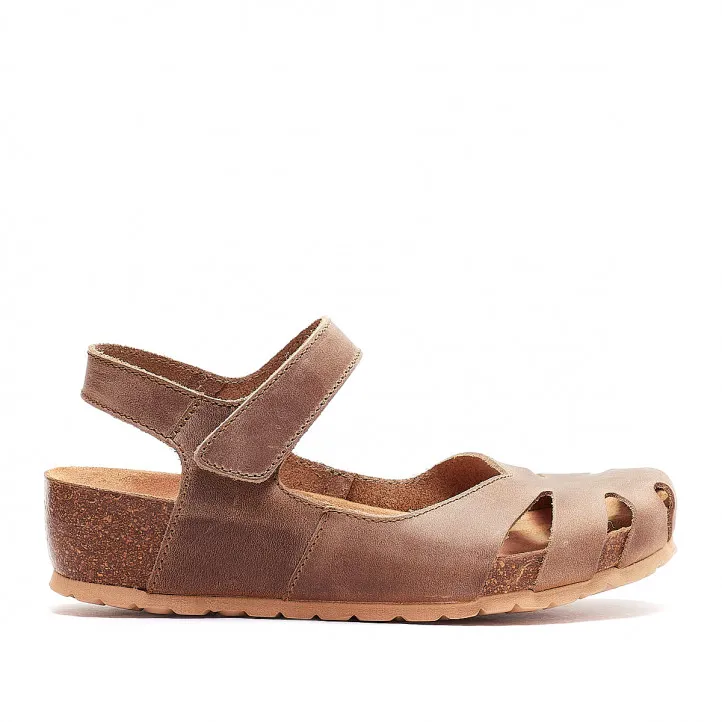 Sandalias cuña Redlove joaquima marrones con puntera cerrada